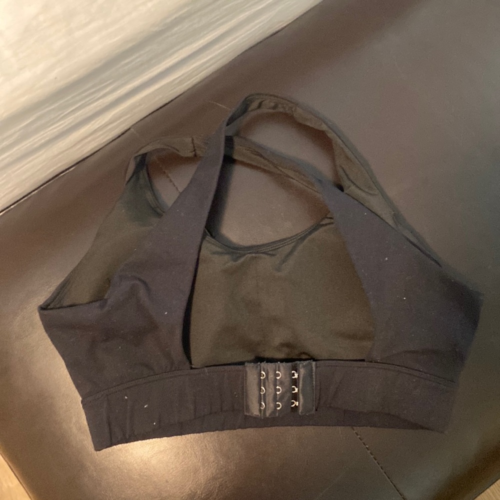 Nvgtn bra with pads excellent condition